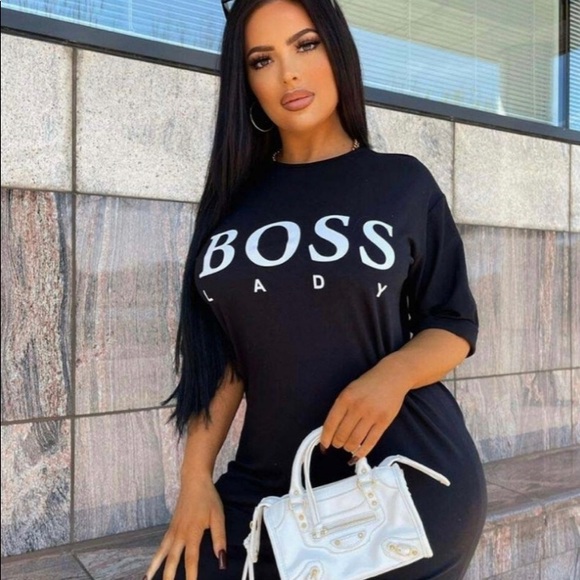 IT’S HERE!!! 🛍 BOSS TSHIRT DRESS - Picture 5 of 10